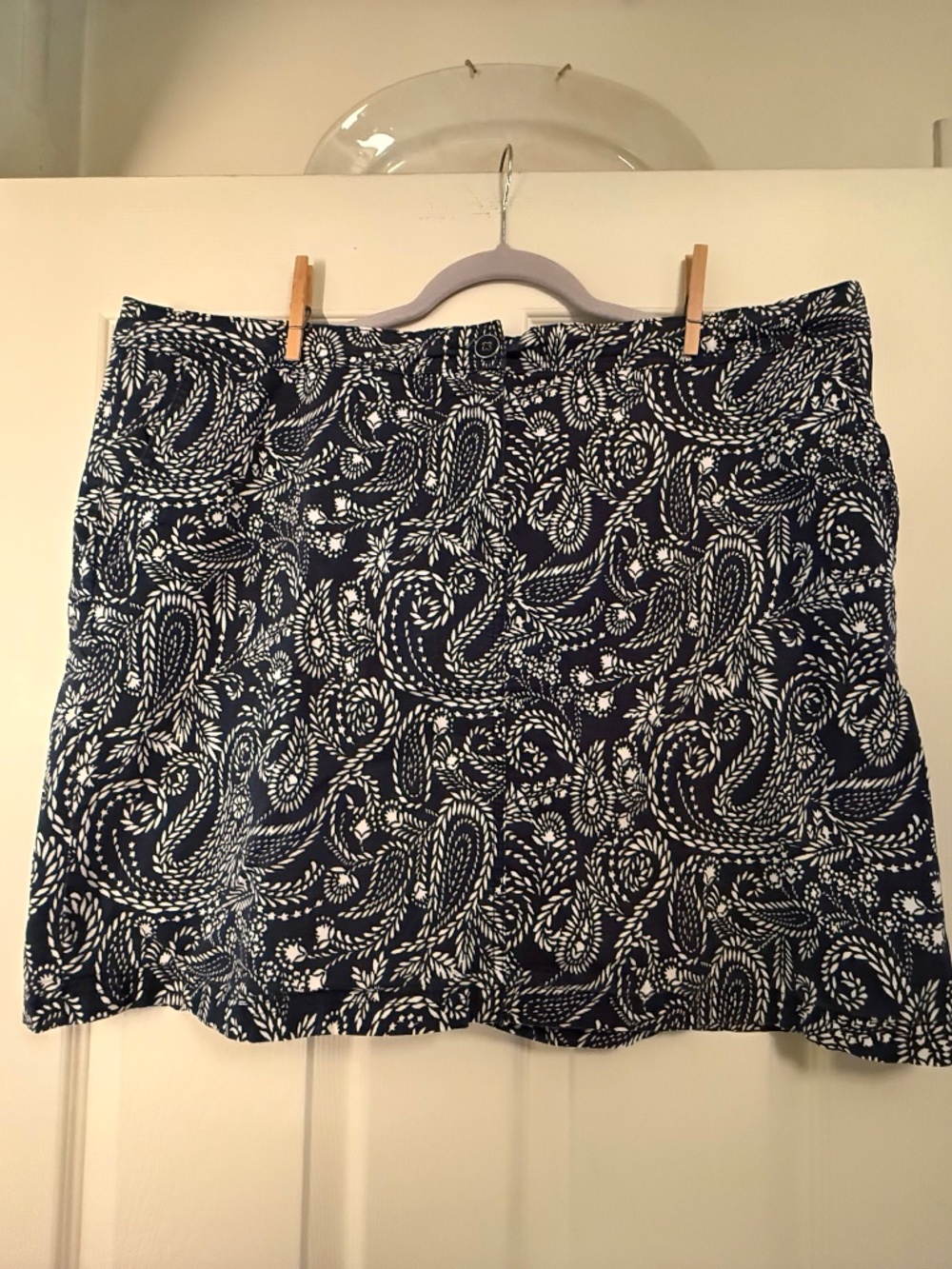 Karen Scott Paisley navy and white SKORTS. Size 18W